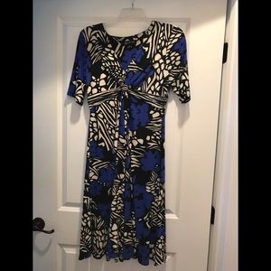 Ladies JONES NEW YORK size 12 Dress, like new.